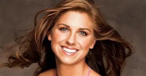 6 Incredible Photos of Olympian Alex Morgan in Body。